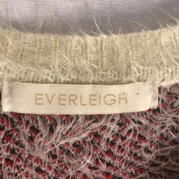 Everleigh soft fuzzy Aztec print sweater N… - Picture 3 of 6